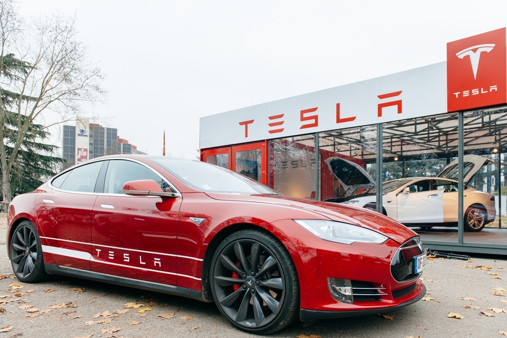 Tesla advocates a corporate culture focused on “people